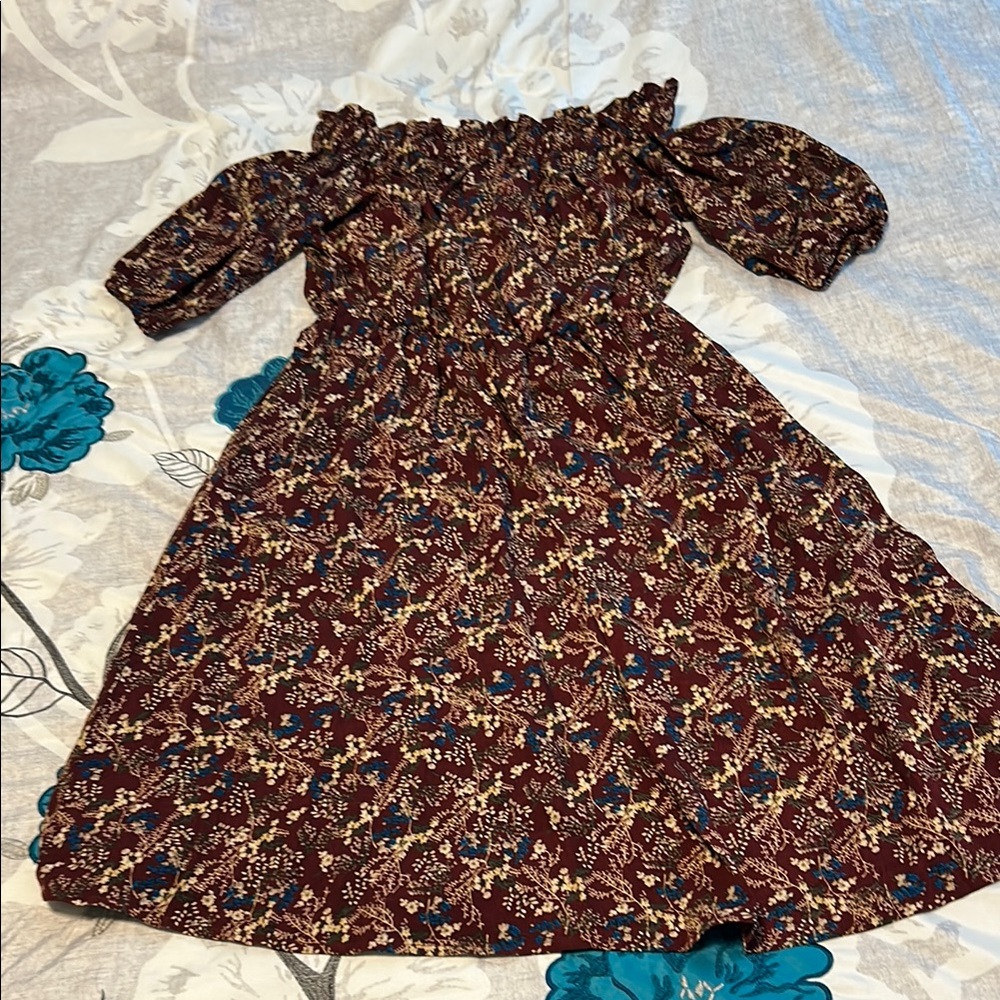 Elegant Patterned Off-Shoulder Dress in Brown and Cream